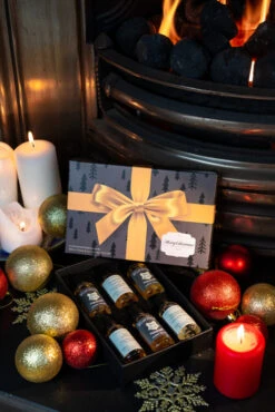 Christmas Bow Whisky Gift Set -Liquor Discount Store bow whisky lifestyle01