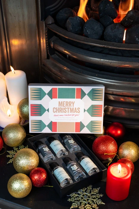 Christmas Crackers Gin Gift Set 4 Christmas Crackers Gin Gift Set - Image 4