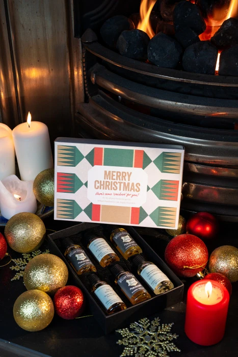 Christmas Crackers Whisky Gift Set 4 Christmas Crackers Whisky Gift Set - Image 4
