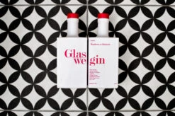 Glaswegin Raspberry & Rhubarb Gin -Liquor Discount Store glaswegin raspberry rhubarb lifestyle02