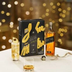 Johnnie Walker Black Label Gift Pack -Liquor Discount Store johnniewalker blacklabel minigiftset lifestyle 01