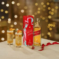Johnnie Walker Red Gift Tin 5 Johnnie Walker Red Gift Tin -Liquor Discount Store johnniewalker redlabel gifttin lifestyle 01